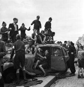 After the battle of Paris, France, August 1944 © Lee Miller Archives