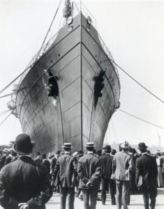 'Lusitania' arriving in New York on her maiden voyage, c 1906. ©Daily Herald Archive/National Science & Media Museum/Science & Society Picture Library